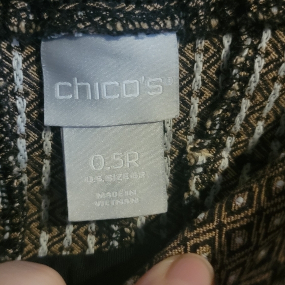 Chicos tan printed pants button embellishment size 0.5 (XS 4/6) - Picture 3 of 4